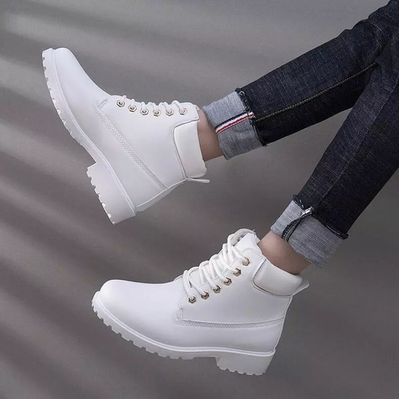 Winter White Unisex SHORT BOOTS Sz 40/8 (25 cm) - Picture 3 of 8